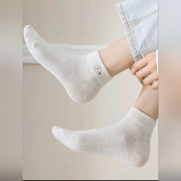 5 Pairs Women Floral Boat Socks - Picture 3 of 5